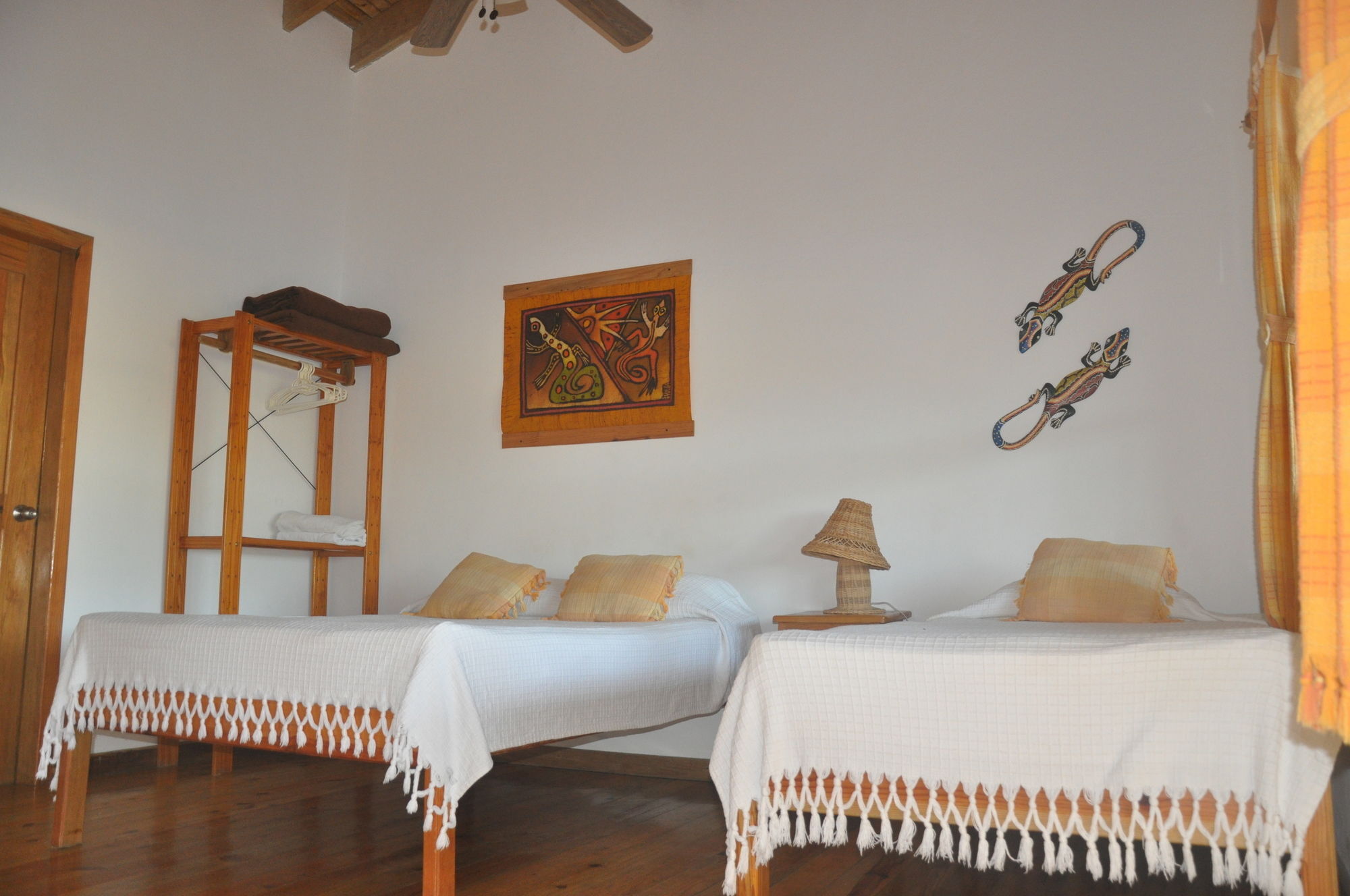 Hotel Posada Las Orquideas,Вест-Энд Экстерьер фото